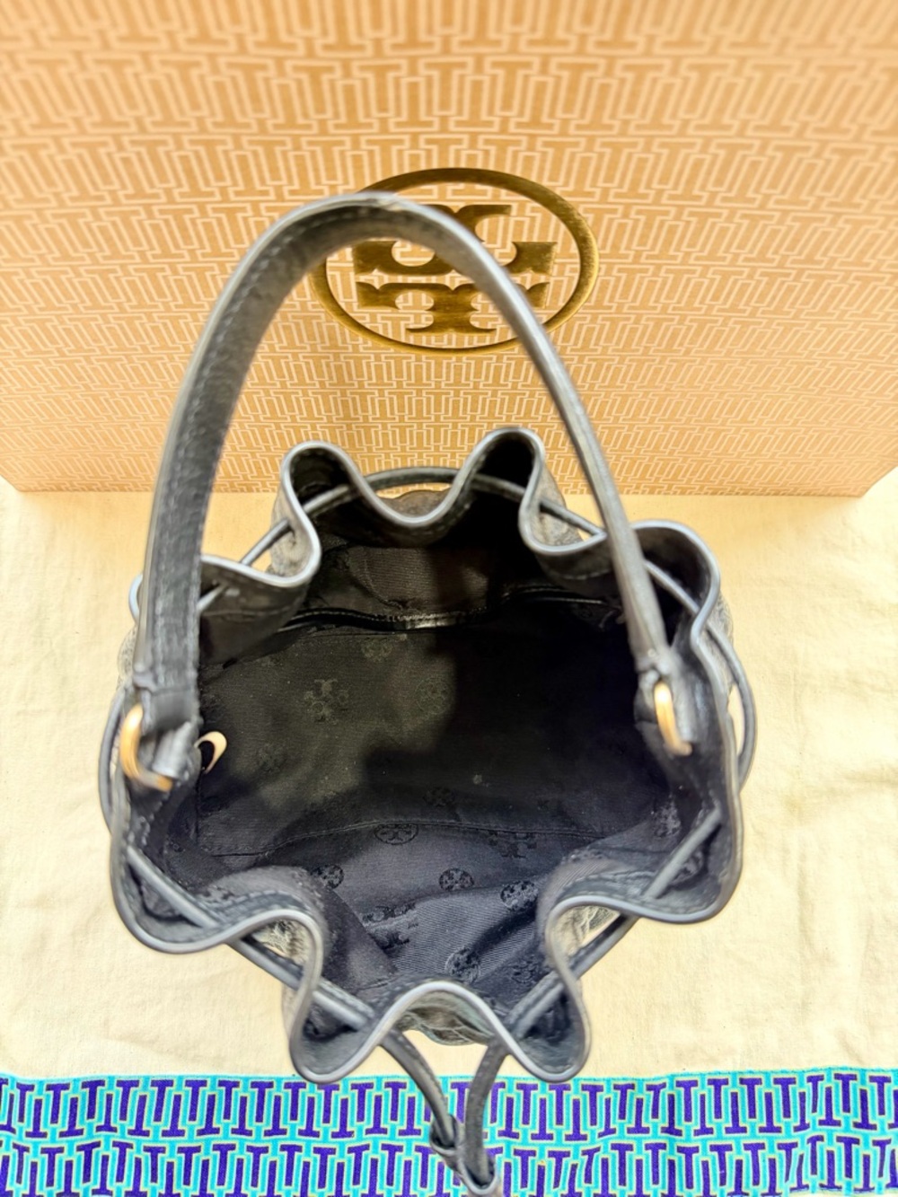Tory Burch Willa Bucket bag - Picture 5 of 7